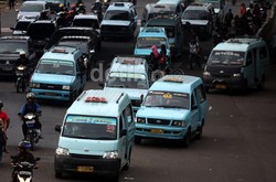 Harga BBM Naik, Ahok Siap Subsidi Tarif Angkot