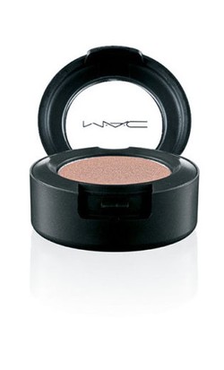 Editors Choice: 5 Produk Make-up untuk Tampil dengan Gaya 90-an