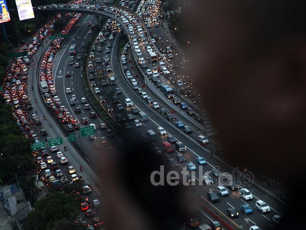 Kemacetan Parah di Gatot Subroto