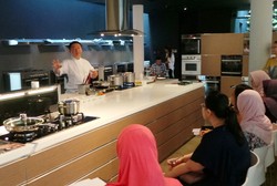Wah, Asyiknya Belajar Membuat Kaldu, Bakso, hingga Ayam Goreng a la Kentucky!