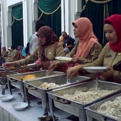 Ragam Reaksi Warga Bandung Soal Program Senin Tanpa Nasi