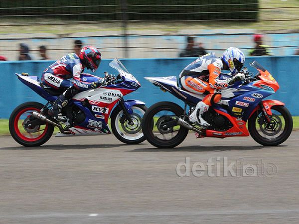 Balapan Yamaha R25 Bikin Hati Berdebar