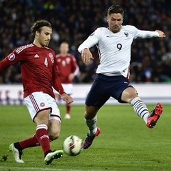 Prancis Atasi Denmark 2-0