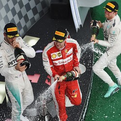 Mercedes pada Ferrari: Pertarungan Dimulai!