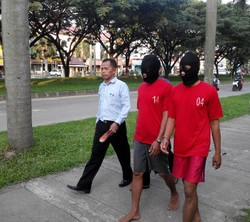 Beras di Cikarang Barat Dioplos dengan Pakan Bebek