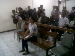 Kasus Penghinaan di Medsos, Florence Dihukum Percobaan dan Denda Rp 10 Juta