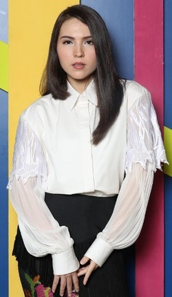 Olivia Jensen, dari Akting ke Dunia Desain Mode