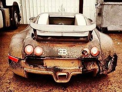 Mobil Tercepat Sejagat Dibiarkan Berkarat di Rusia