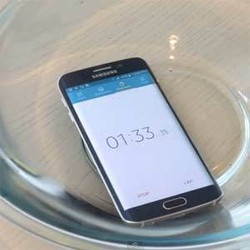 Tak Anti Air, Galaxy S6 Edge Tahan Tenggelam 20 Menit