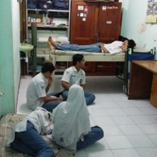13 Siswa MAN Bendul Merisi I Keracunan Usai Santap kue Ulang Tahun Berjamur