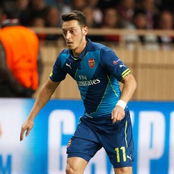 Oezil Nyaman di Premier League yang Sangat Menuntut