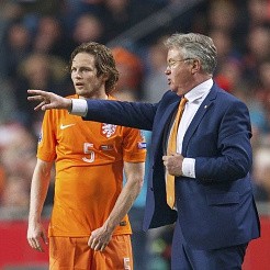 Timnas Belanda Terpuruk, Cruyff Pertanyakan Kualitas Pelatih