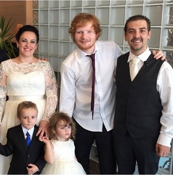 Ed Sheeran Kejutkan Fans dengan Menyanyi di Hari Pernikahannya