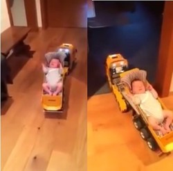 Kreatif, Pria Ini Tidurkan Bayinya dengan Bantuan Mobil Remote Control