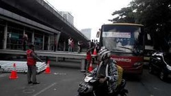 Urai Kemacetan di Tol dan Jalur Alteri, Polisi Berlakukan Kanalisasi Truk