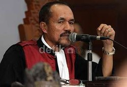 Pimpinan KY Absen Diperiksa Kasus Hakim Sarpin, Pengacara Temui Komjen Buwas