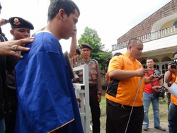 Teriakan dan Makian Warnai Rekonstruksi Pembunuhan Janda Cantik di Pontianak