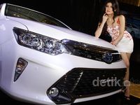 Toyota Luncurkan Sedan Mewah Camry