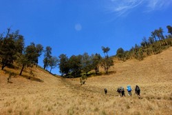 Saat Kemarau, Gunung Semeru Serasa Negara Lain