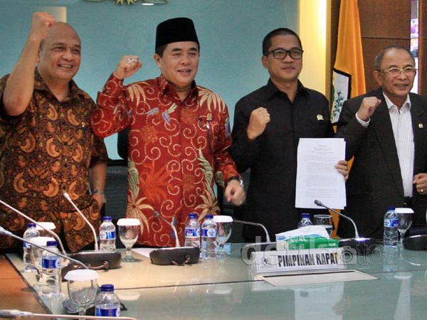 KMP Kutuk Penggerudukan Ruang Fraksi Golkar