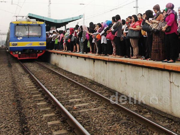 Mulai Hari Ini, Tarif KRL Pakai Hitungan Perkilometer