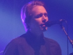 Megahnya Konser Intim Bersama MEW