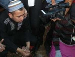 Jupe Ungkap Sosok Kekasih Olga Syahputra, Raffi Ahmad Menangis di Makam Olga