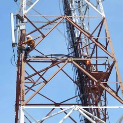 Setelah Jual 3.500 Menara, Kapan XL Lepas 6.000 Sisanya?