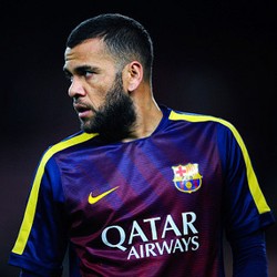 Alves Rebut Mikrofon Jurnalis Lalu Nyanyi
