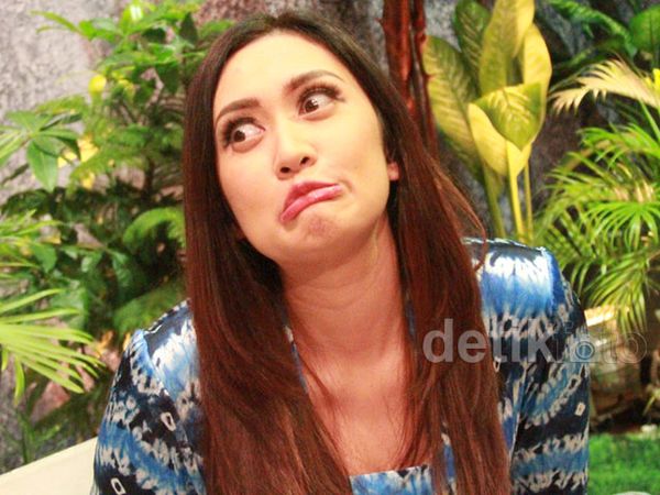 Nafa Urbach, is That You?