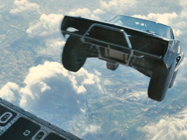 Mobil Terbang dan Adegan Menegangkan Lainnya di 'Furious 7'