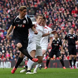 Lucas Siap Tempur Lawan Arsenal