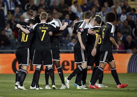 Kalahkan Israel, Belgia Puncaki Grup B