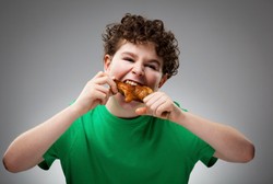 Waspada Makanan Tercemar, Mr P Anak Bisa Tumbuh Kecil karena Hal Ini