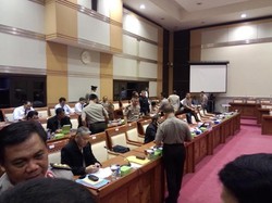 Wakapolri Komjen Badrodin dan Komisi III Bahas Rencana Kerja Polri