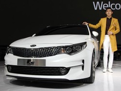 Sedan KIA K5 Tampil Memukau di Seoul Motor Show