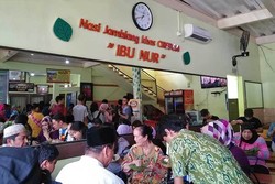 Nasi Jamblang VS Empal Gentong, Mana yang Paling Enak?