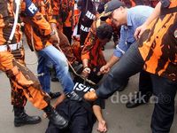 Pemuda Pancasila Lakukan Teatrikal Tolak ISIS