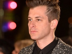 13 Minggu di Posisi Puncak, Mark Ronson Ukir Sejarah di Billboard