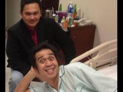 Di-bully karena Nyinyir, Farhat Pasang Foto Bareng Olga di Rumah Sakit