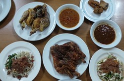 Ayam Bakar Taliwang Bersaudara: Citarasa Asli Ayam Kampung dengan Bumbu Pedas Menggigit