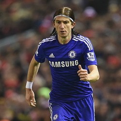 Filipe Luis Tak Ingin Tinggalkan Chelsea