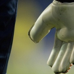 Kiper Ini Terpaksa Pinjam Uang ke Ortu karena Belum Juga Digaji Klubnya