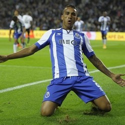 Danilo Memang Layak Bergabung dengan Madrid