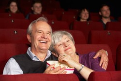 Nonton Film Di Bioskop Diyakini Bisa Bantu Lansia Cegah Alzheimer