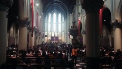 Ribuan Jamaah Katolik Khusyuk Ikuti Misa di Gereja Katedral