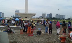 Libur Panjang, Kawasan Monas Dijejali PKL