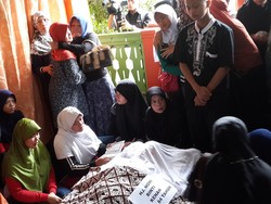 Dimakamkan di TPU Pondok Ranggon, Permintaan Terakhir Mpok Nori