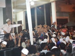 Warga Juga Ricuh Berebut Bingkisan dari Pengajian 7 Hari Olga