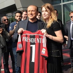 Berlusconi Dikabarkan Setuju Lepas Saham Milan Senilai Rp 14 T